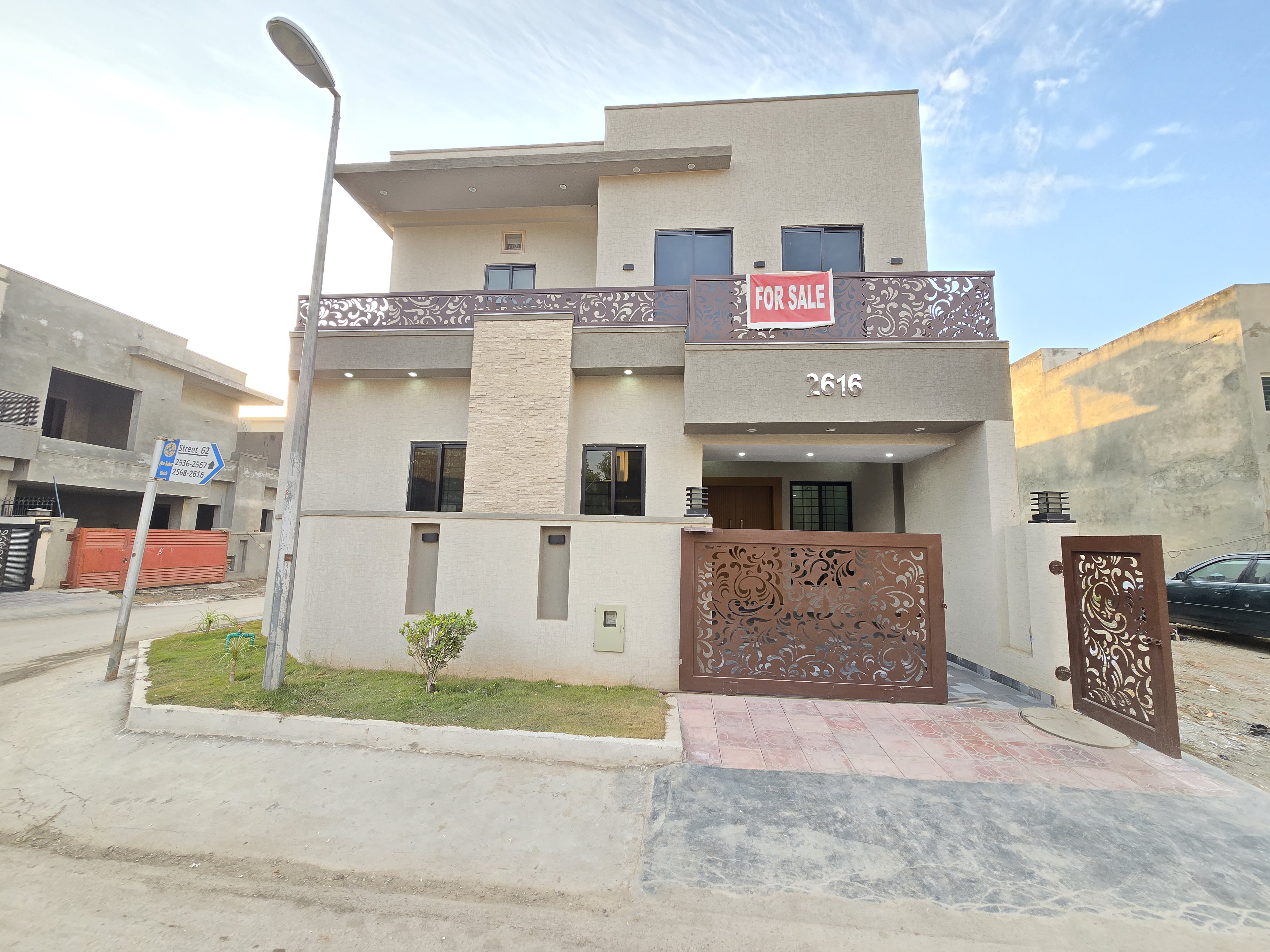 7 marla corner house for sale