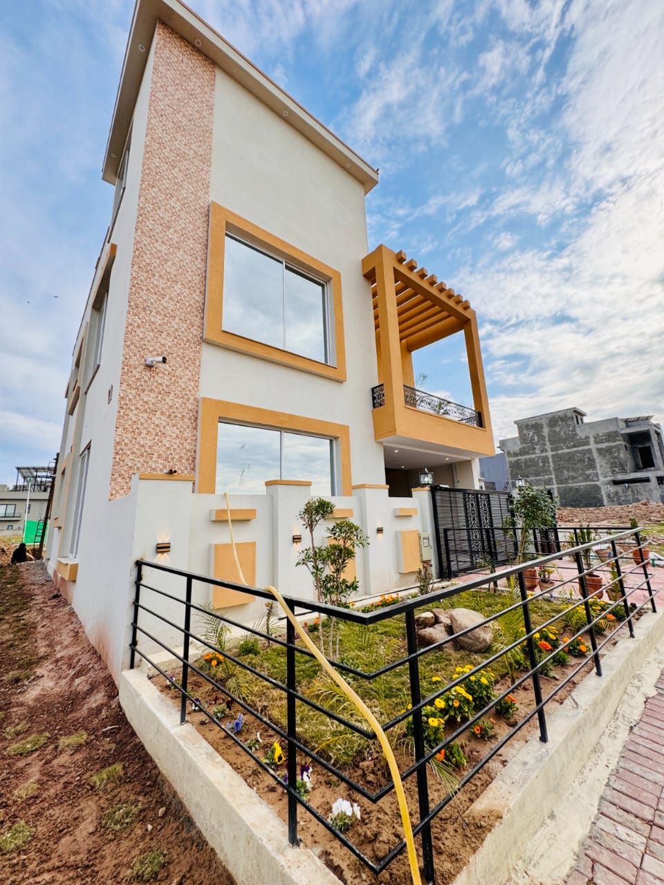 6.5 marla house for sale 